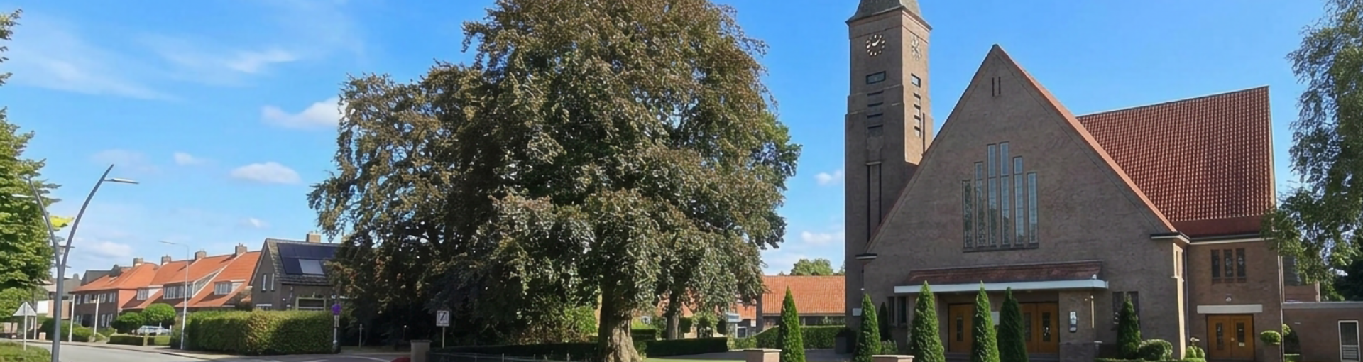 De kerk in de hoofdstraat van Voorthuizen